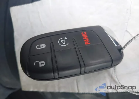 2018 Jeep Renegade Latitude 4X4 из США, поврежденный, VIN ZACCJBBB5JPH98897